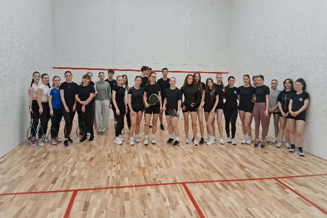 Több mint száz diák ragadott ütőt a squash diákolimpián