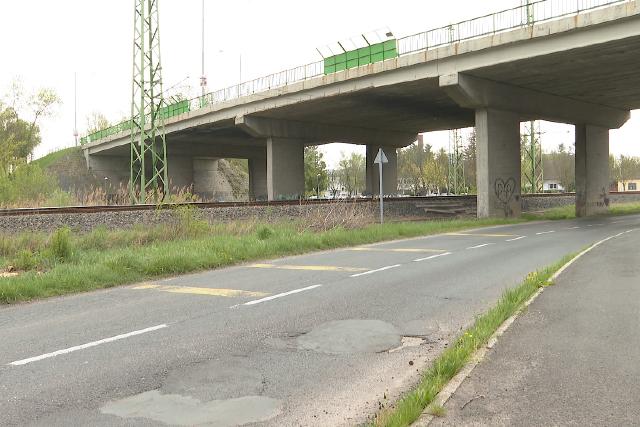 Felújítják a felüljárót a Balatoni úton