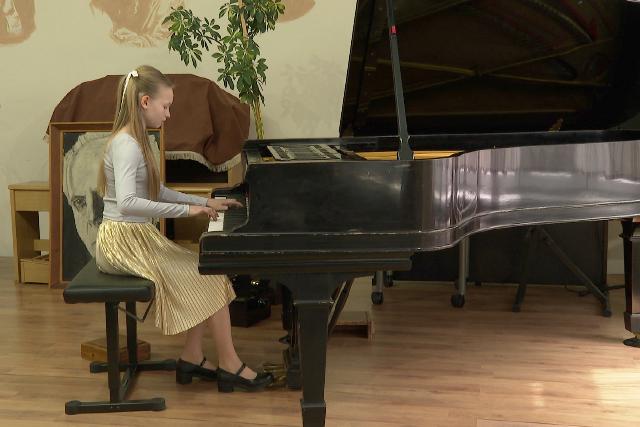 Zongoraverseny a Pálóczi-iskolában