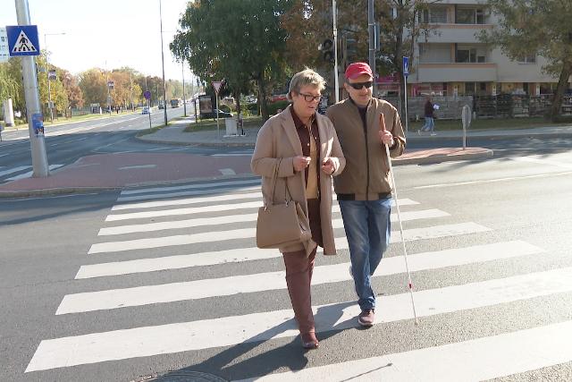 Közlekedést segítő eszközöket mutatott be a Vakok és Gyengénlátók Zala Megyei Egyesülete