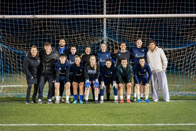 Győzelem idegenben, szoros vereség az éllovas ellen