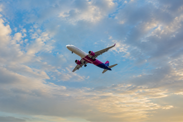 Bejelentést tett a Wizz Air: óriási változás jön a repülőikön