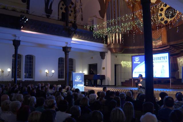 Szeretetre hangolódtak az Egészség Akadémián