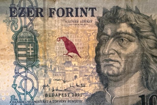 Megjelentek az új ezer forintos bankjegyek