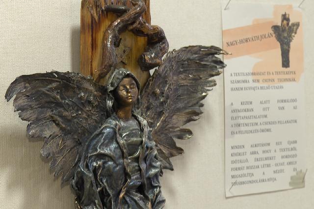 Megszelidített anyagokból nyílt kiállítás a Göcseji Tudásközpontban