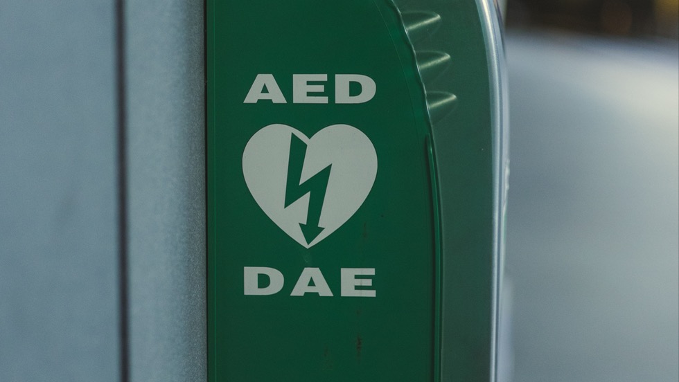 Defibrilltorokat teleptett az OMV az autplyk mentn zemel benzinktjain