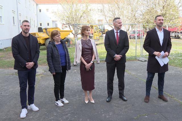 Megújul a Zalaegerszegi Gondozási Központ Idősek Otthonának hátsó udvara