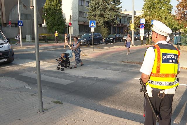 Rendrk segtenek – biztonsgos tanvkezds 