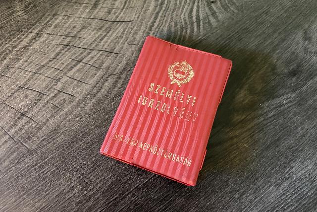 Figyelmeztet a BM: hamarosan érvényüket vesztik ezek a személyazonosító igazolványok