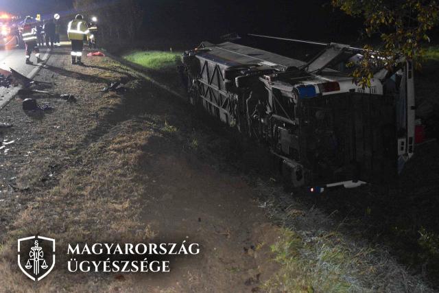 Tömegszerencsétlenséget okozott a szabálytalanul előző fiatal sofőr – vádat emeltek