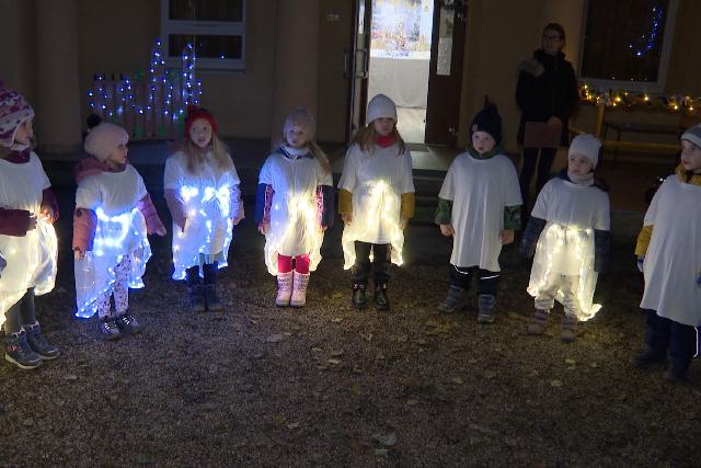 Karácsonyváró délután a Radnóti oviban