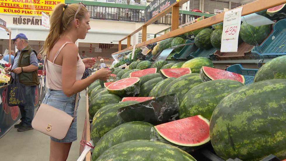 Mr kaphat a mzdes magyar dinnye a zalaegerszegi piacon