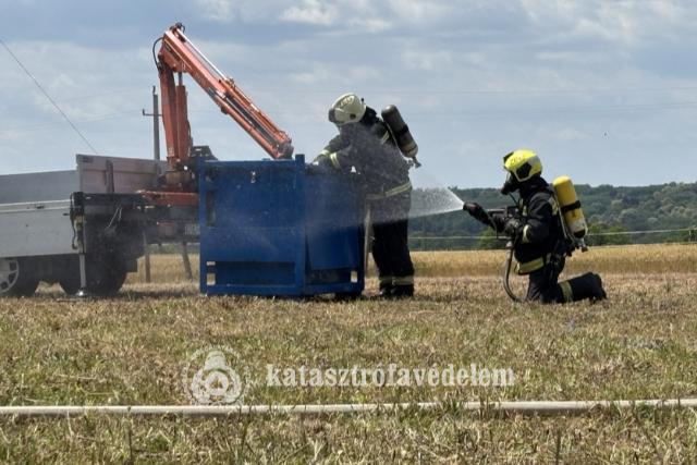 Veszélyes anyagot tartalmazó hordót ártalmatlanítottak a zalaegerszegi tűzoltók