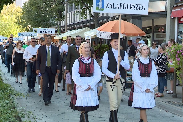 Hromnapos programkavalkd – Elkezddtt a Vadprklt- s Borfesztivl Zalaegerszegen