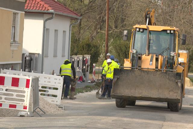 Felújítják a csapadékcsatornát a Szilágyi Erzsébet utcában