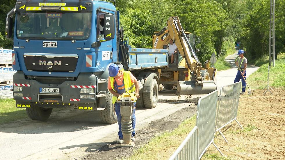 Elkezdtk a munkt a Domb utcban