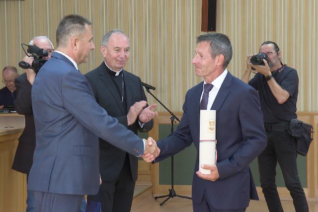 Díjátadás – Ünnepi ülés a vármegyeházán