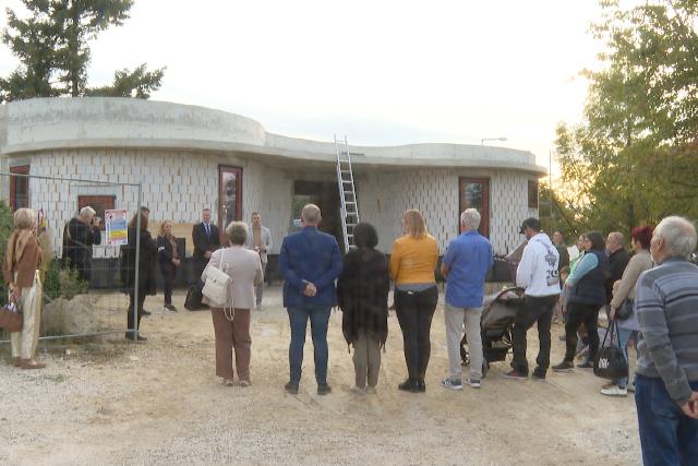 Bokrétaünnep Bazitán – Épül az új óvoda
