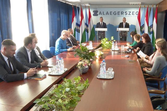 Évindító Zeginfót tartott a város vezetése