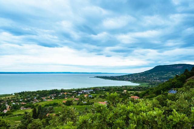 A Balatonnl vagy az Adrin drgbb a nyarals?