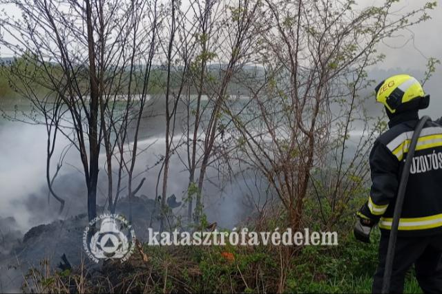 Szabadtéri tűz Zalaegerszeg pózvai városrészében