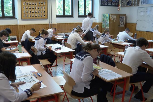 Történelemből érettségiztek ma a diákok