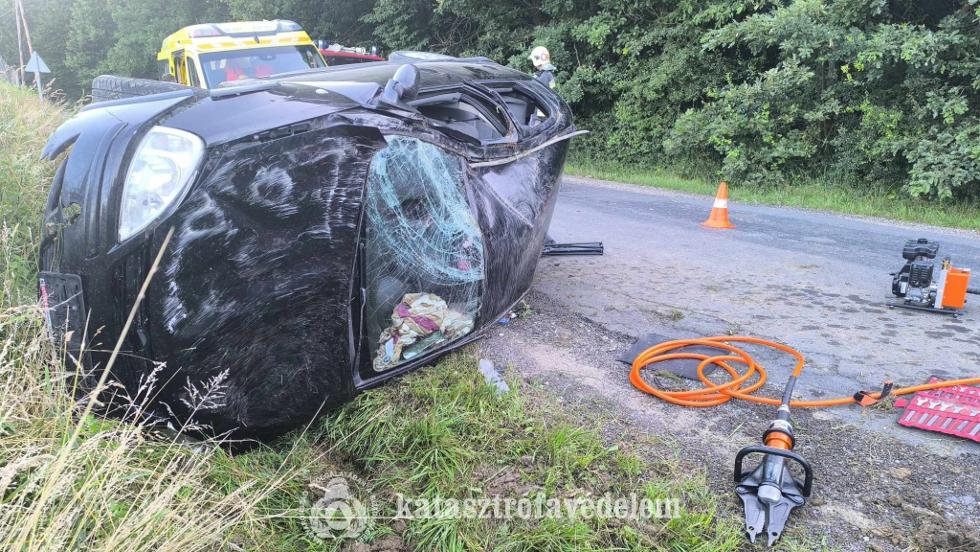 rokba hajtott egy aut Szatta klterletn 