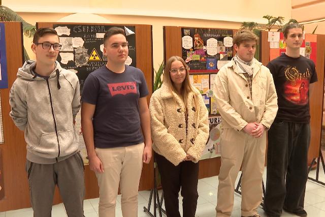 Megnyitották a Föld napja és a fenntarthatósági témahét alkalmából a rajz- és plakátkiállítást