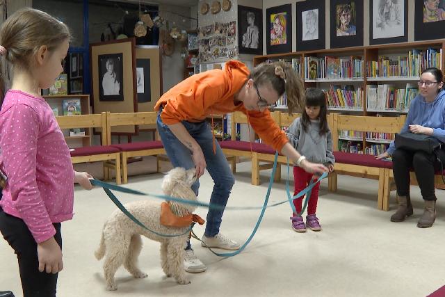 Öröm Kör a városi könyvtárban