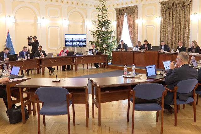 Zeginfo – közgyűlés utáni sajtótájékoztatót tartott a polgármester