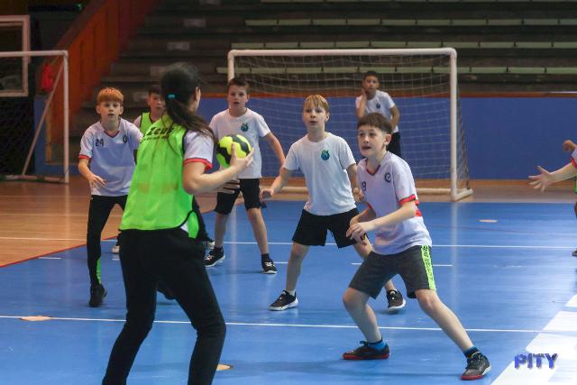 Közel száz fiatal kézilabdázott a Vármegyei Sulikézi Fesztiválon