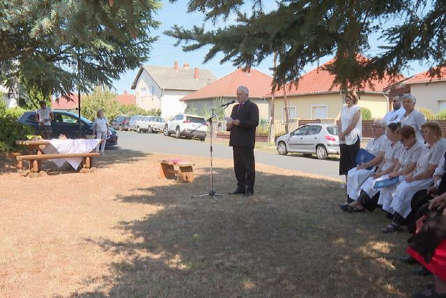 Andráshidán az emlékkőnél ünnepeltek