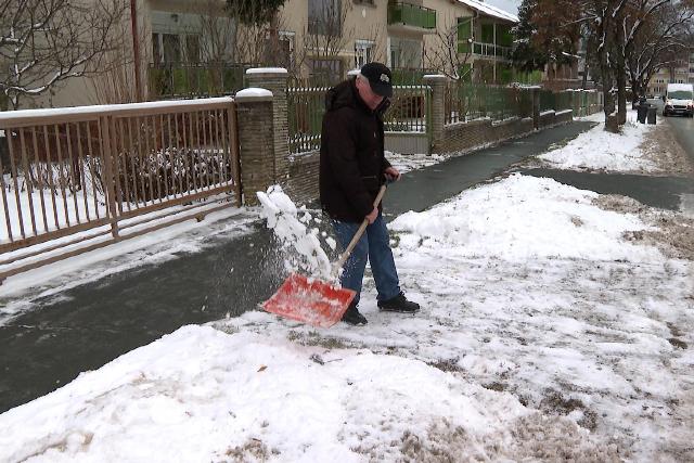 Hólapátolás – Hogyan kímélje a hátát és a szívét?