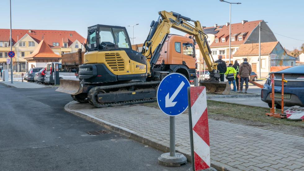 j szelektv hulladkgyjt sziget pl a Mrleg tren