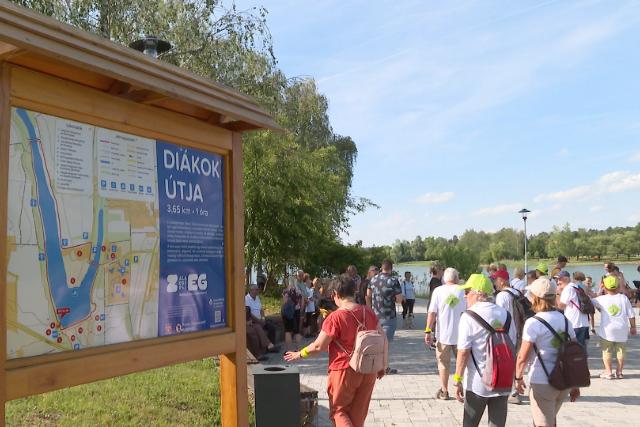 A Kihívás Napja alkalmából szervetek sétát a Gébárti-tónál