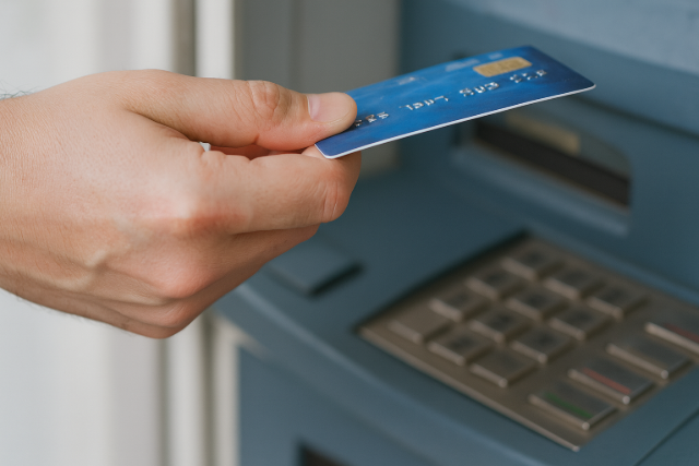 Megduplázzák az ingyenes készpénzfelvételi limitet