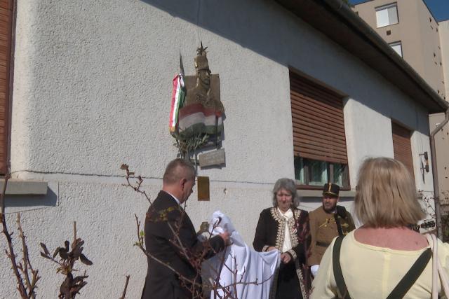 Domborművet avattak a két éve elhunyt Csondor Csaba emlékére