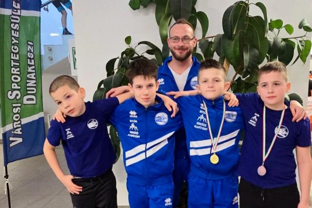 Arany- és bronzérem Dunakesziről a zalaegerszegi birkózóknak