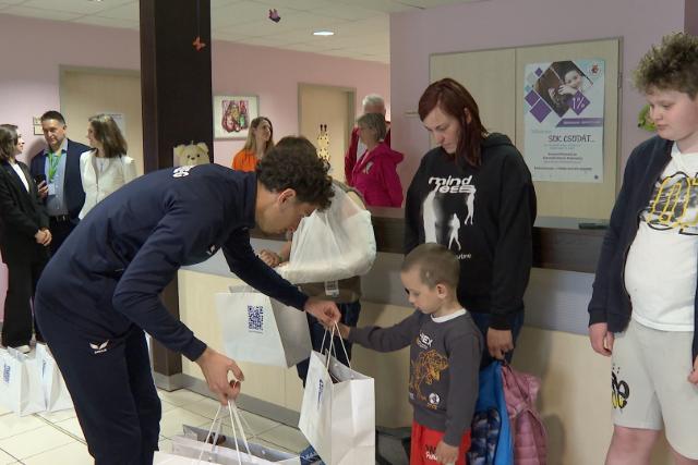 Látogatóban – Megérkeztek a gyermekosztályra a ZTE játékosai