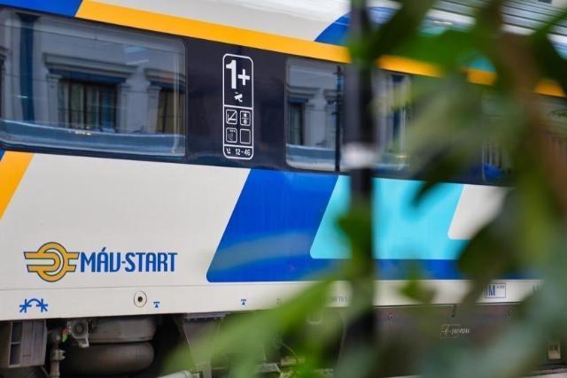 Jelentős fennakadások a Balatonnál: pótlóbuszokra kell átszállni