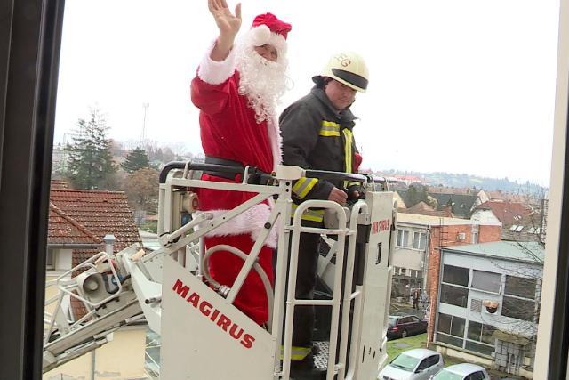 A kórházba is ellátogatott a Mikulás