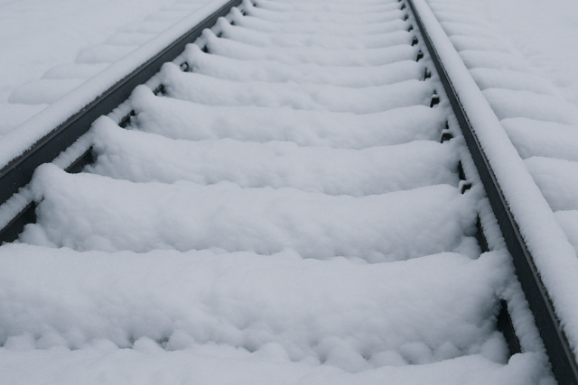 Több helyen késnek, de továbbra is országszerte közlekednek a vonatok