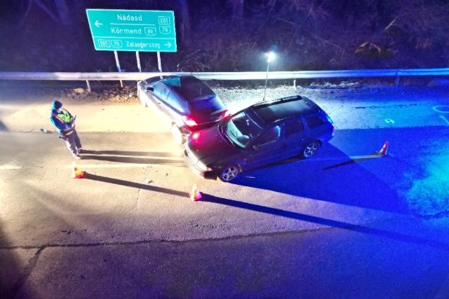 Nekiütközött egy autónak, majd elfutott – szemtanúkat keres a rendőrség
