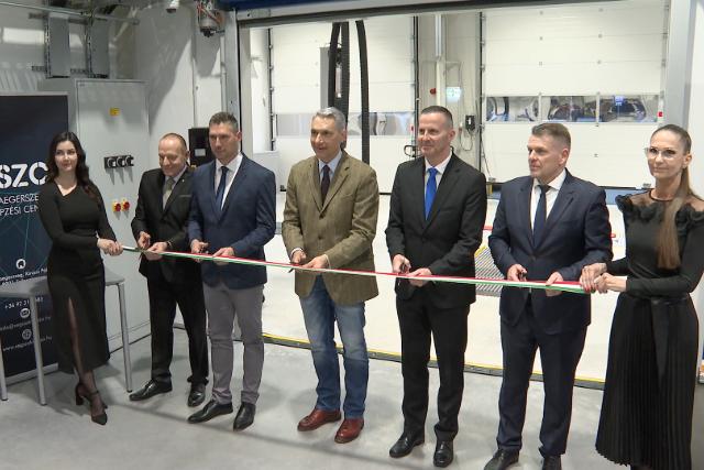 Átadták a Ganz Ábrahám Technikum új duális tanműhelyét