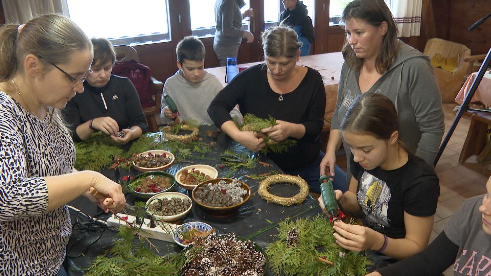 Adventi Nyitott Mhelygalrik Napjt tartottak 