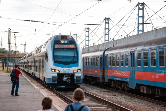 Év végéig elfogadják a téves érvényességű közalkalmazotti utalványokat