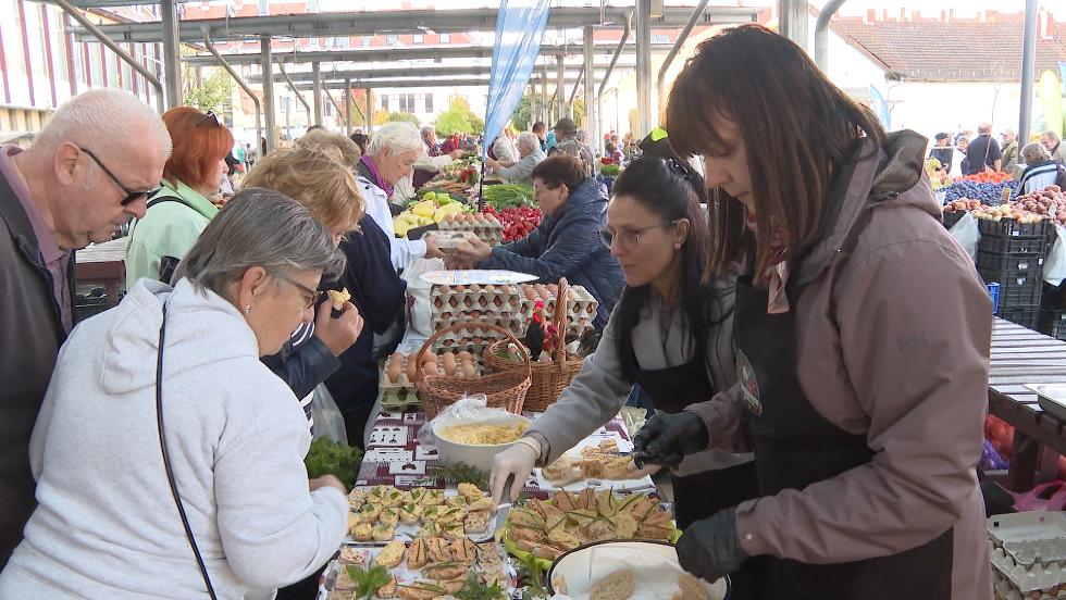 A tojs vilgnapjt nnepeltk a piacon