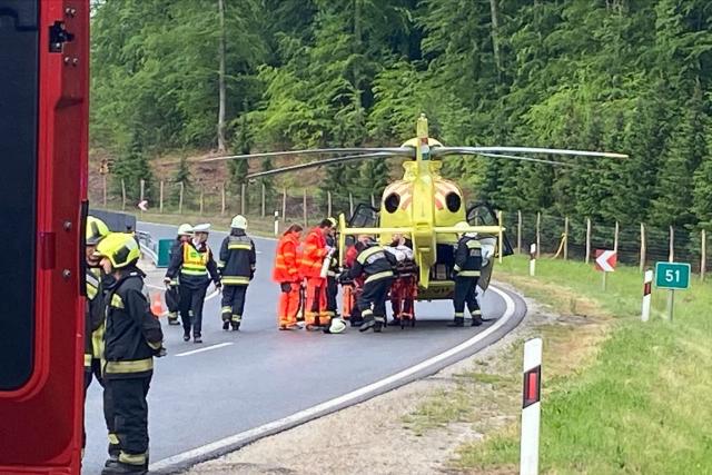Súlyos autóbaleset a csácsi arborétumnál, teljes útzár volt érvényben