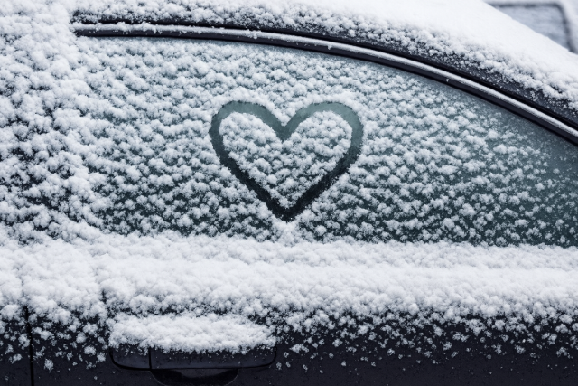 Így indítsa az autót a téli hidegben