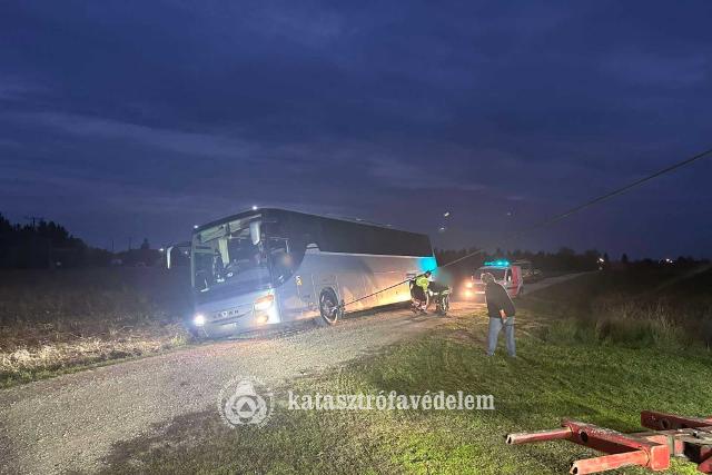 Csaknem hatvanan utaztak azon a buszon, amely rokba hajtott Zalban – frisstve